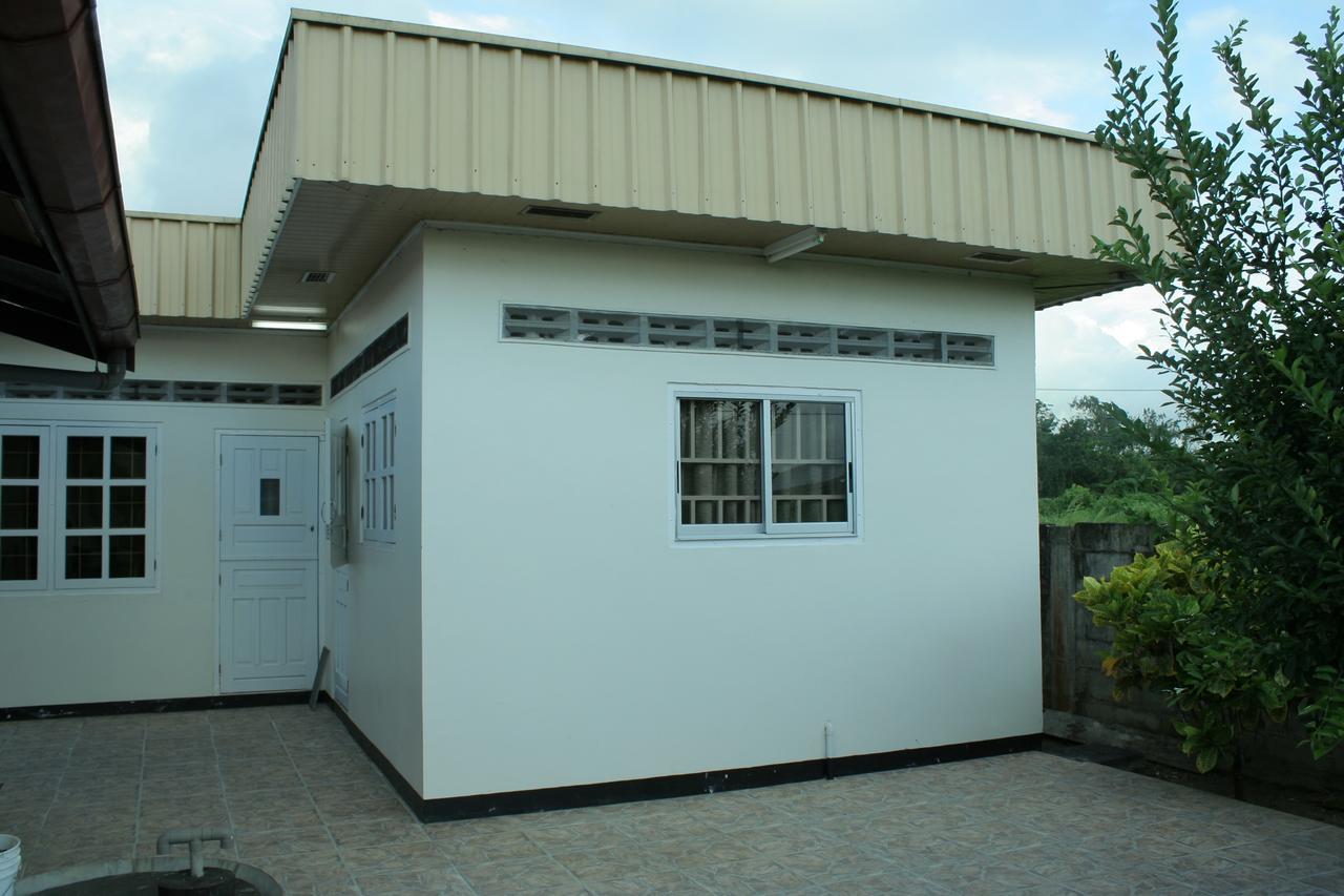 Chalet Anna'S Pavalesto Landsboerderij Ngoại thất bức ảnh